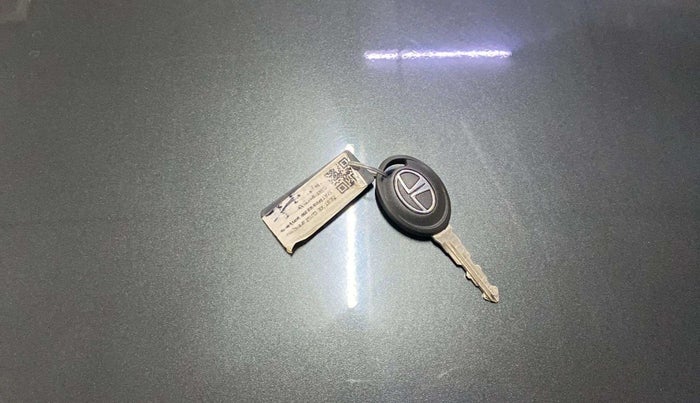 2016 Tata Zest XE 75PS DIESEL, Diesel, Manual, 99,938 km, Key Close Up