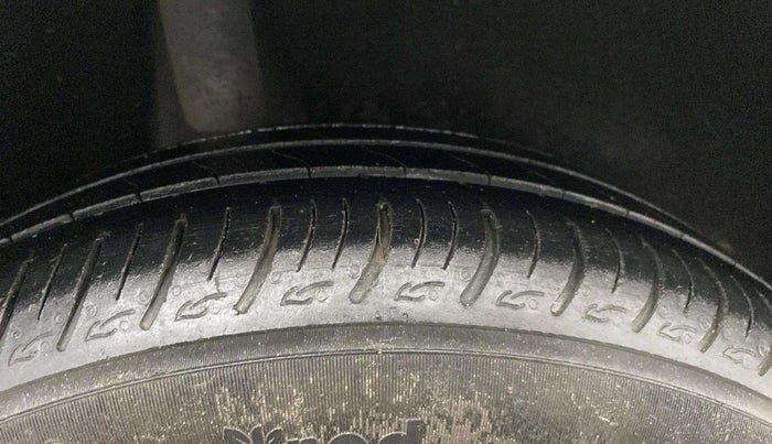 2021 Maruti Baleno DELTA PETROL 1.2, Petrol, Manual, 56,320 km, Right Rear Tyre Tread