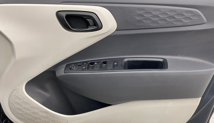 2022 Hyundai AURA S 1.2 CNG, CNG, Manual, 37,661 km, Driver Side Door Panels Control