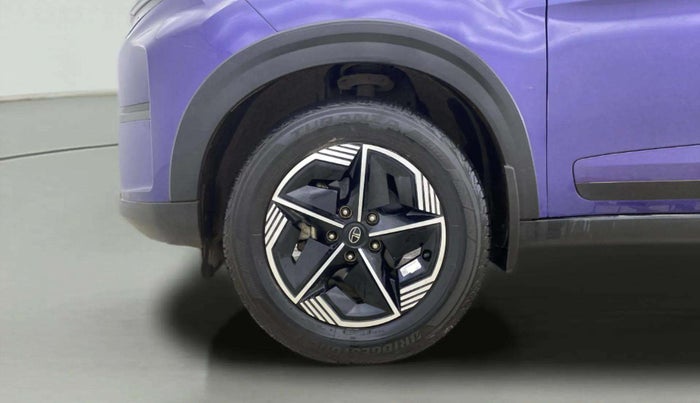 2024 Tata NEXON FEARLESS PURPLE + SUNROOF DCA DUAL TONE 1.2 PETROL, Petrol, Automatic, 24,413 km, Left Front Wheel