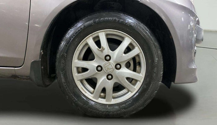 2014 Honda Brio VX MT, Petrol, Manual, 28,414 km, Right Front Wheel