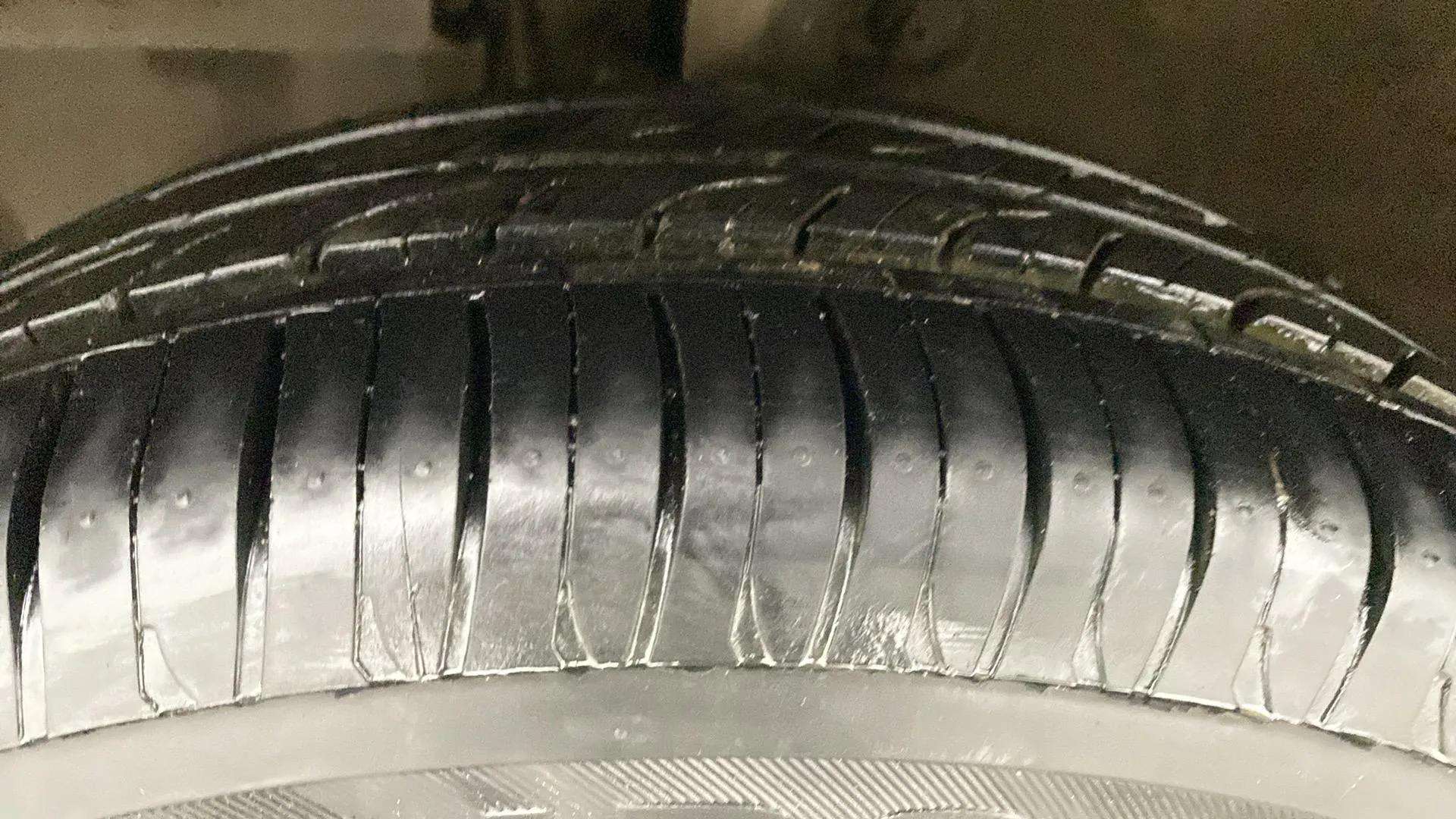 LHS-Front-Tyre-Tread-20