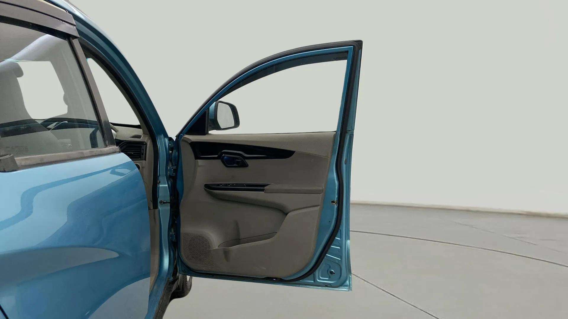RHS-Front-Door-Open-32