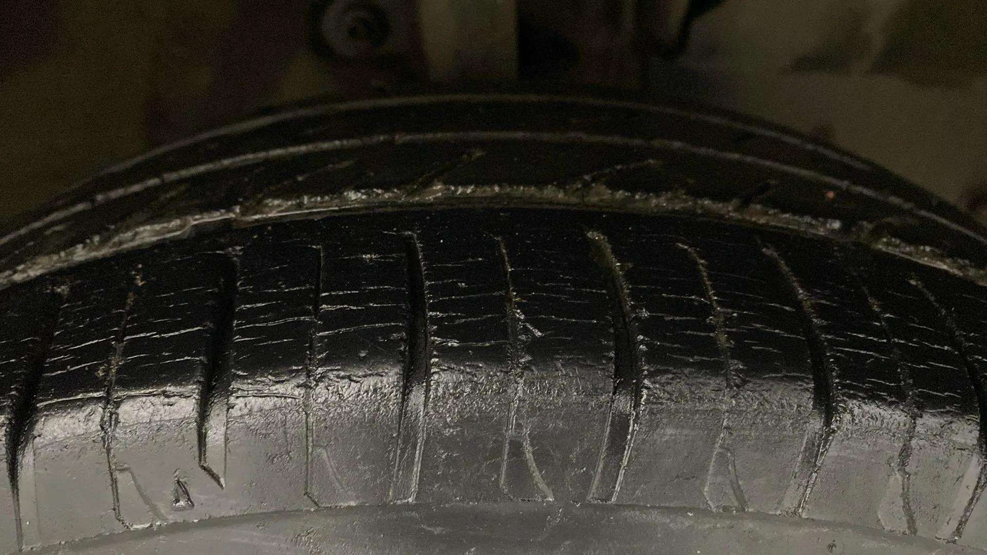 RHS-Front-Tyre-Tread-18