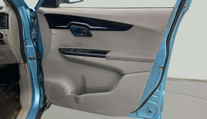 2016 Mahindra Kuv100 K8 6 STR, Petrol, Manual, 35,228 km, Driver Side Door Panels Control