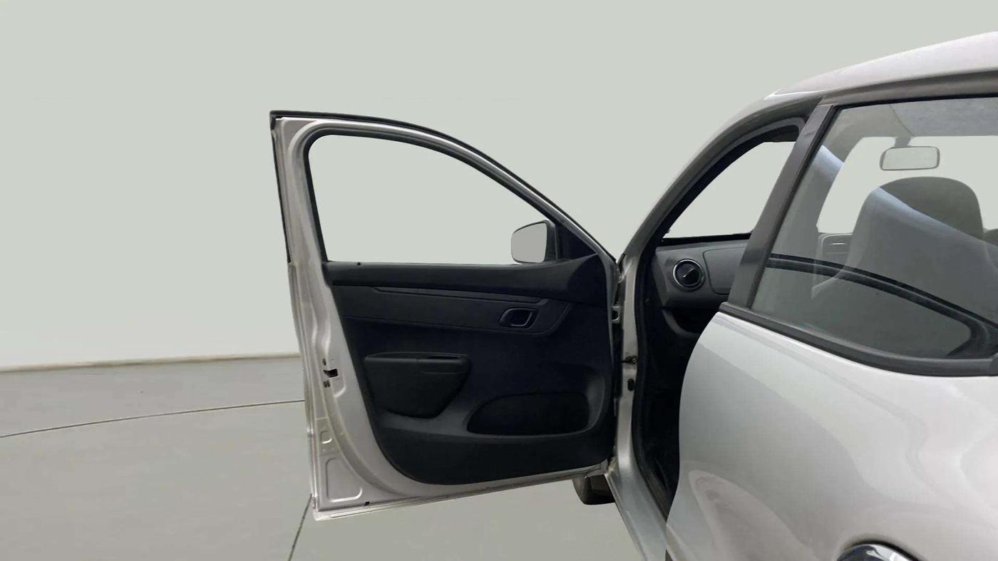 2017 Renault Kwid RXT 1.0 (O), CNG, Manual, 24,091 km, LHS Front Door