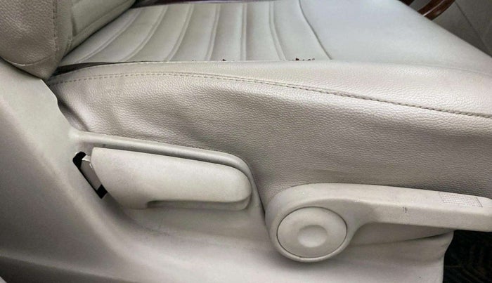 2018 Maruti Ertiga ZXI+, Petrol, Manual, 27,551 km, Driver Side Adjustment Panel