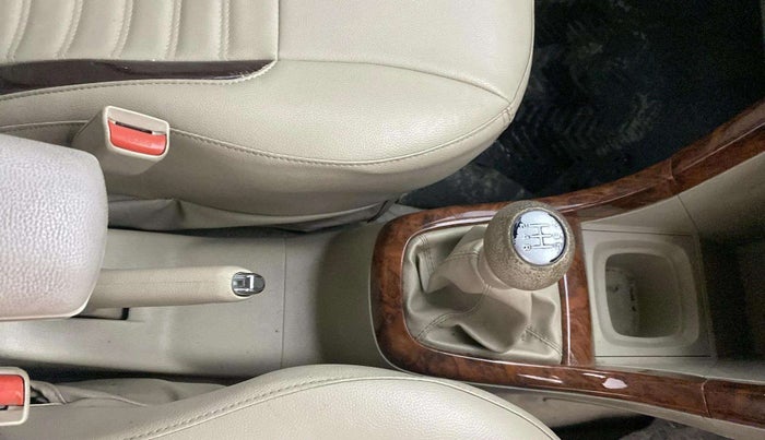 2018 Maruti Ertiga ZXI+, Petrol, Manual, 27,551 km, Gear Lever