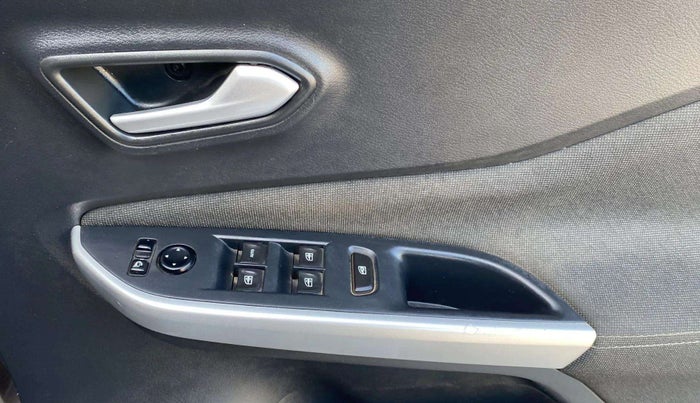 2022 Nissan MAGNITE XV MT, Petrol, Manual, 32,365 km, Driver Side Door Panels Control