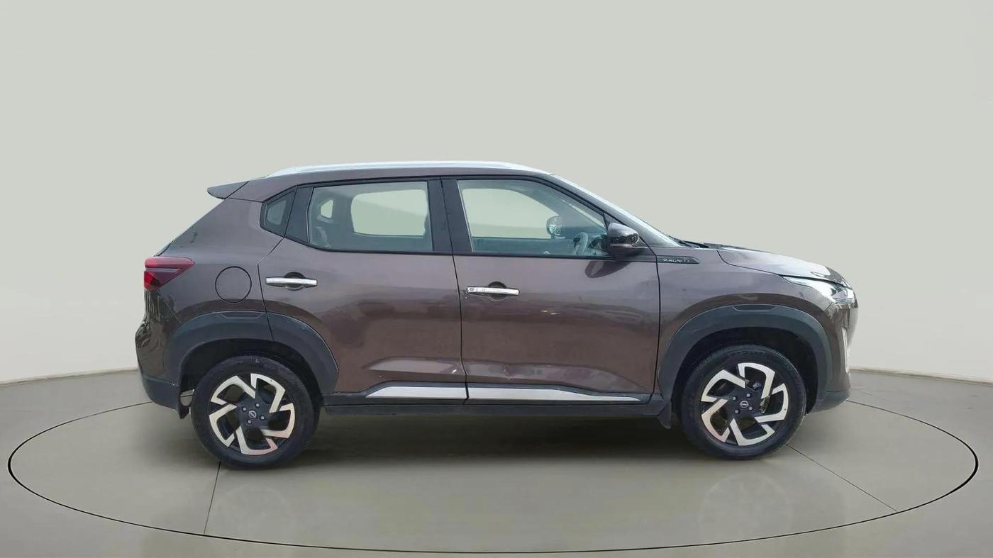 2022 Nissan MAGNITE XV MT, Petrol, Manual, 32,365 km, Right Side View