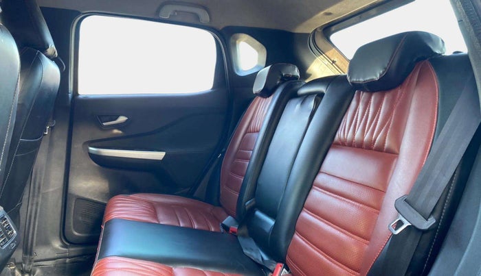 2022 Nissan MAGNITE XV MT, Petrol, Manual, 32,365 km, Right Side Rear Door Cabin