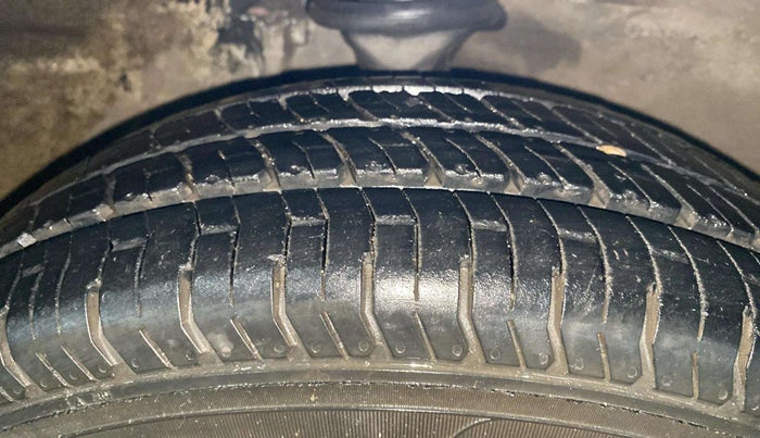 2012 Maruti Alto 800 LXI, Petrol, Manual, 64,892 km, Right Front Tyre Tread