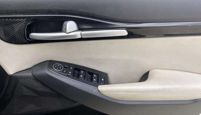 2022 KIA SELTOS HTX 1.5 PETROL, Petrol, Manual, 67,361 km, Driver Side Door Panels Control