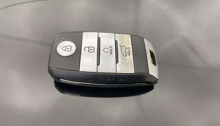 2022 KIA SELTOS HTX 1.5 PETROL, Petrol, Manual, 67,361 km, Key Close Up