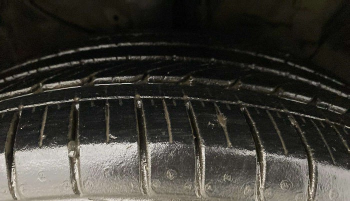 2016 Hyundai Creta S 1.6 PETROL, Petrol, Manual, 67,125 km, Right Front Tyre Tread