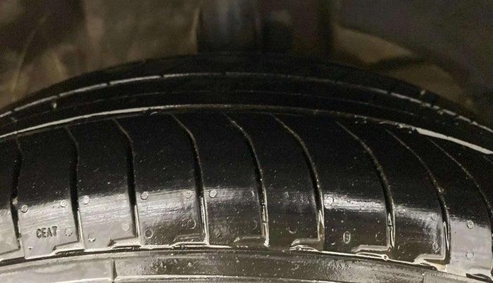 2021 Maruti Swift ZXI PLUS, Petrol, Manual, 67,834 km, Right Front Tyre Tread