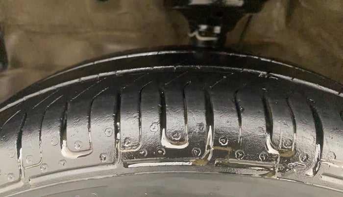 2018 Maruti Wagon R 1.0 LXI CNG, CNG, Manual, 1,26,735 km, Left Front Tyre Tread