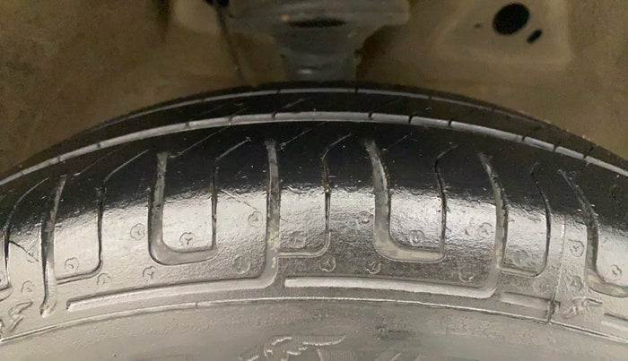 2018 Maruti Wagon R 1.0 LXI CNG, CNG, Manual, 1,26,735 km, Right Front Tyre Tread