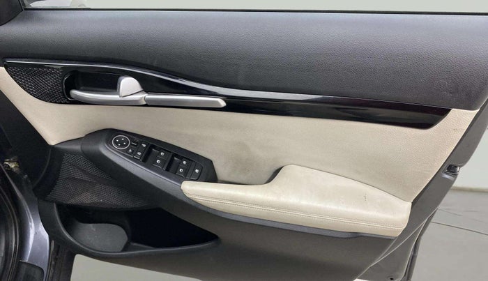 2019 KIA SELTOS HTX IVT 1.5 PETROL, Petrol, Automatic, 69,102 km, Driver Side Door Panels Control