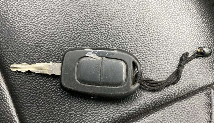 2021 Renault TRIBER RXT, Petrol, Manual, 71,088 km, Key Close Up