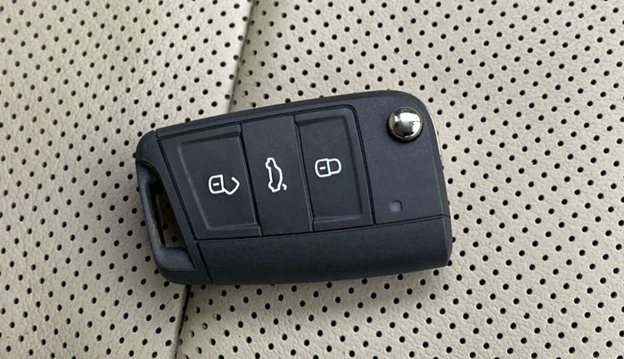 2022 Skoda SLAVIA STYLE 1.0L TSI AT, Petrol, Automatic, 27,837 km, Key Close Up