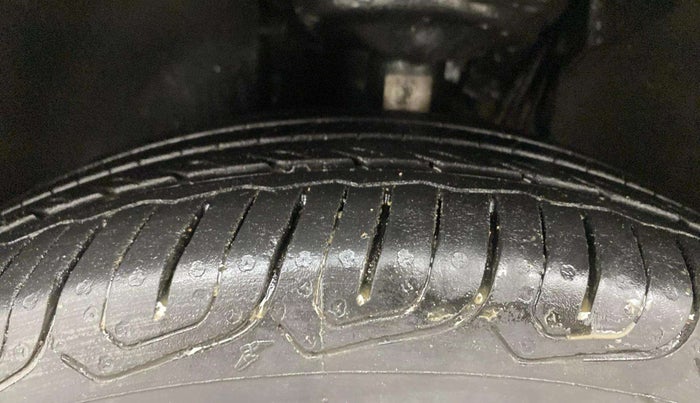 2022 Skoda SLAVIA STYLE 1.0L TSI AT, Petrol, Automatic, 27,837 km, Left Front Tyre Tread
