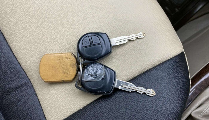2013 Maruti Swift Dzire VXI, Petrol, Manual, 86,512 km, Key Close Up