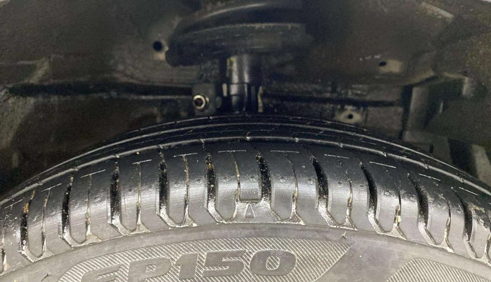 2013 Maruti Swift Dzire VXI, Petrol, Manual, 86,512 km, Right Front Tyre Tread