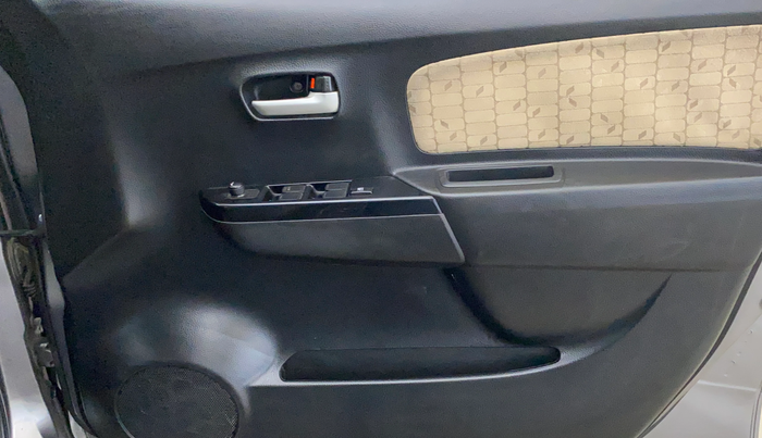 2018 Maruti Wagon R 1.0 VXI, Petrol, Manual, 48,514 km, Driver Side Door Panels Control