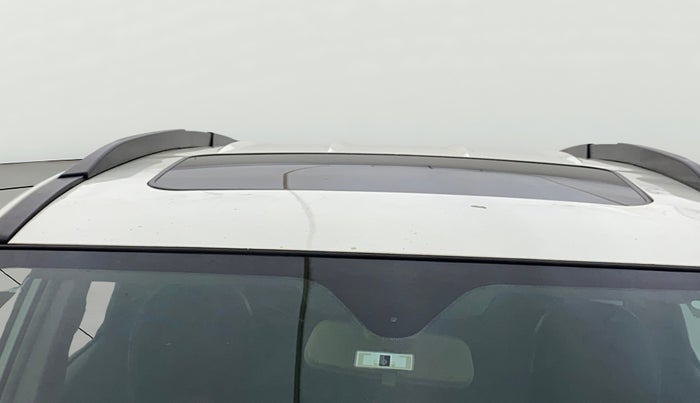 2017 Mahindra XUV500 W9, Diesel, Manual, 74,687 km, Moonroof/ Sunroof