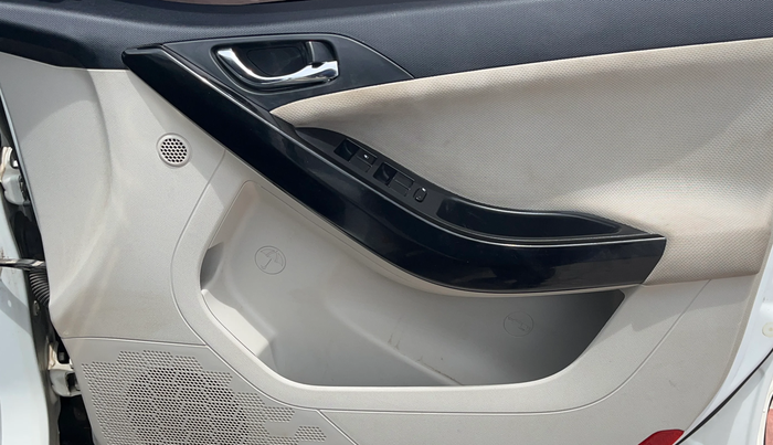 2021 Tata NEXON XZ PLUS PETROL, Petrol, Manual, 72,805 km, Driver Side Door Panels Control