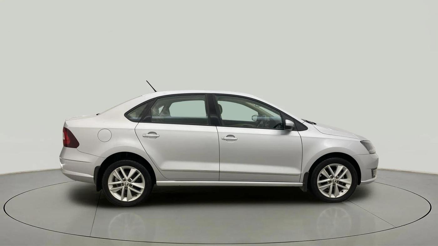 2019 Skoda Rapid STYLE 1.6 MPI, Petrol, Manual, 44,262 km, Right Side View