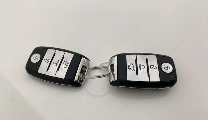 2022 KIA SELTOS HTK PLUS 1.5 IMT, Petrol, Manual, 25,938 km, Key Close Up