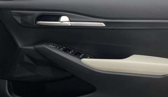 2022 KIA SELTOS HTK PLUS 1.5 IMT, Petrol, Manual, 25,938 km, Driver Side Door Panels Control