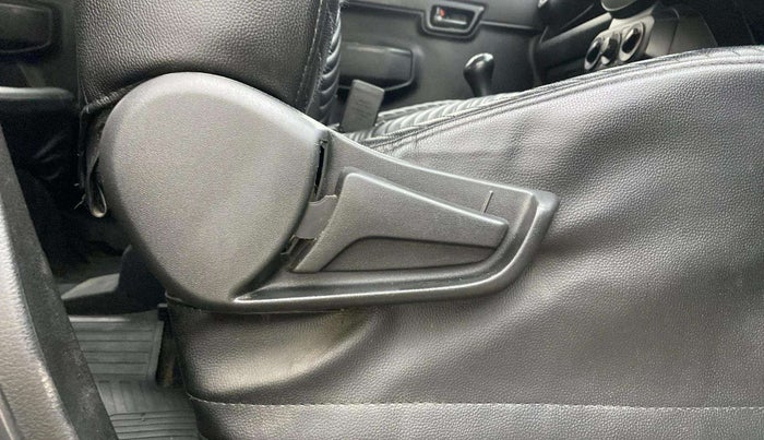 2022 Maruti S PRESSO VXI+, Petrol, Manual, 40,817 km, Driver Side Adjustment Panel