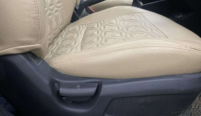 2019 Hyundai Elite i20 MAGNA PLUS 1.2, Petrol, Manual, 35,586 km, Driver Side Adjustment Panel
