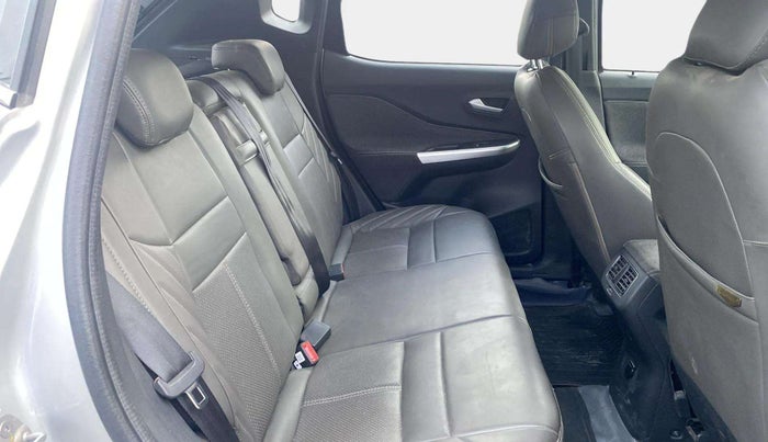 2022 Nissan MAGNITE XV PREMIUM TURBO CVT, Petrol, Automatic, 13,992 km, Right Side Rear Door Cabin