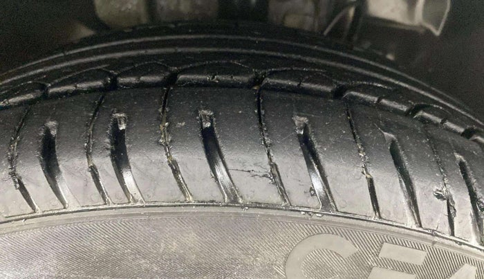 2018 Tata Tiago XZA PETROL, Petrol, Automatic, 34,140 km, Right Front Tyre Tread