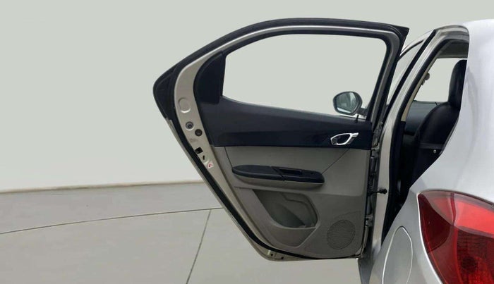 2018 Tata Tiago XZA PETROL, Petrol, Automatic, 34,140 km, LHS Rear Door