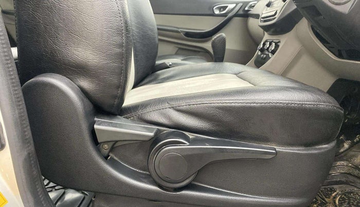 2018 Tata Tiago XZA PETROL, Petrol, Automatic, 34,140 km, Driver Side Adjustment Panel