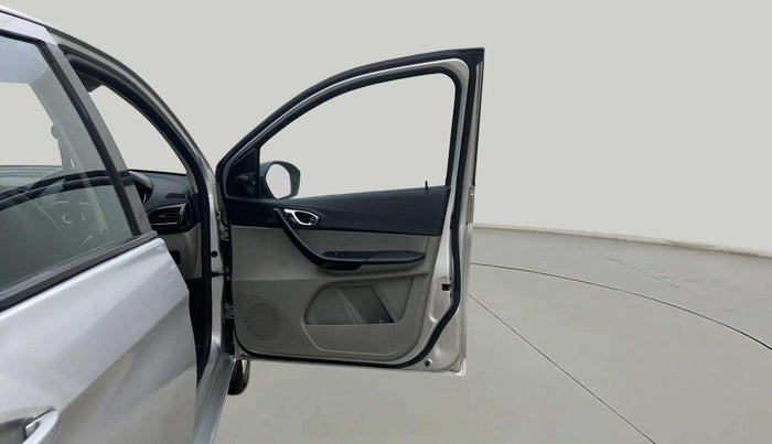 2018 Tata Tiago XZA PETROL, Petrol, Automatic, 34,140 km, RHS Front Door