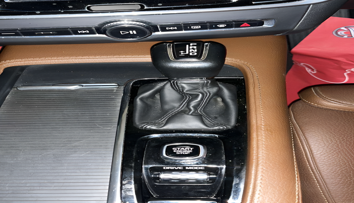 2019 Volvo S90 D4 INSCRIPTION , Diesel, Automatic, 25,359 km, Gear Lever