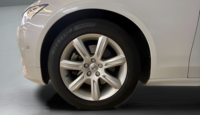 2019 Volvo S90 D4 INSCRIPTION , Diesel, Automatic, 25,359 km, Left Front Wheel