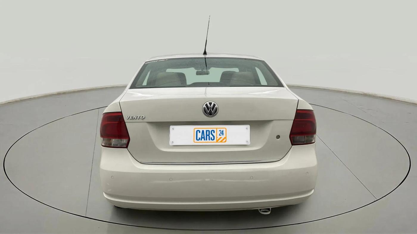 2015 Volkswagen Vento HIGHLINE 1.6 MPI, Petrol, Manual, 98,812 km, Back/Rear