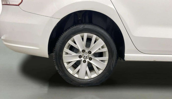 2015 Volkswagen Vento HIGHLINE 1.6 MPI, Petrol, Manual, 98,672 km, Right Rear Wheel