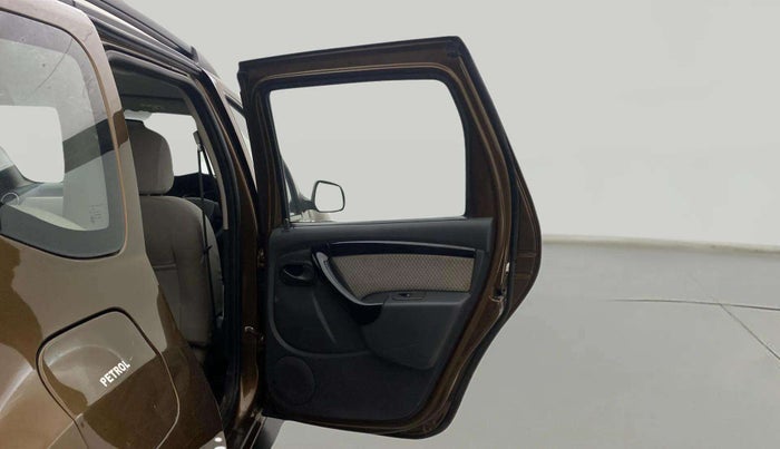 2015 Renault Duster RXL PETROL, CNG, Manual, 53,950 km, RHS Rear Door