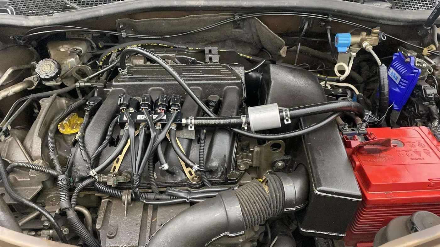 2015 Renault Duster RXL PETROL, CNG, Manual, 53,950 km, Engine View