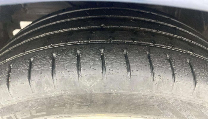 2017 Maruti Baleno ZETA PETROL 1.2, Petrol, Manual, 44,250 km, Left Front Tyre Tread