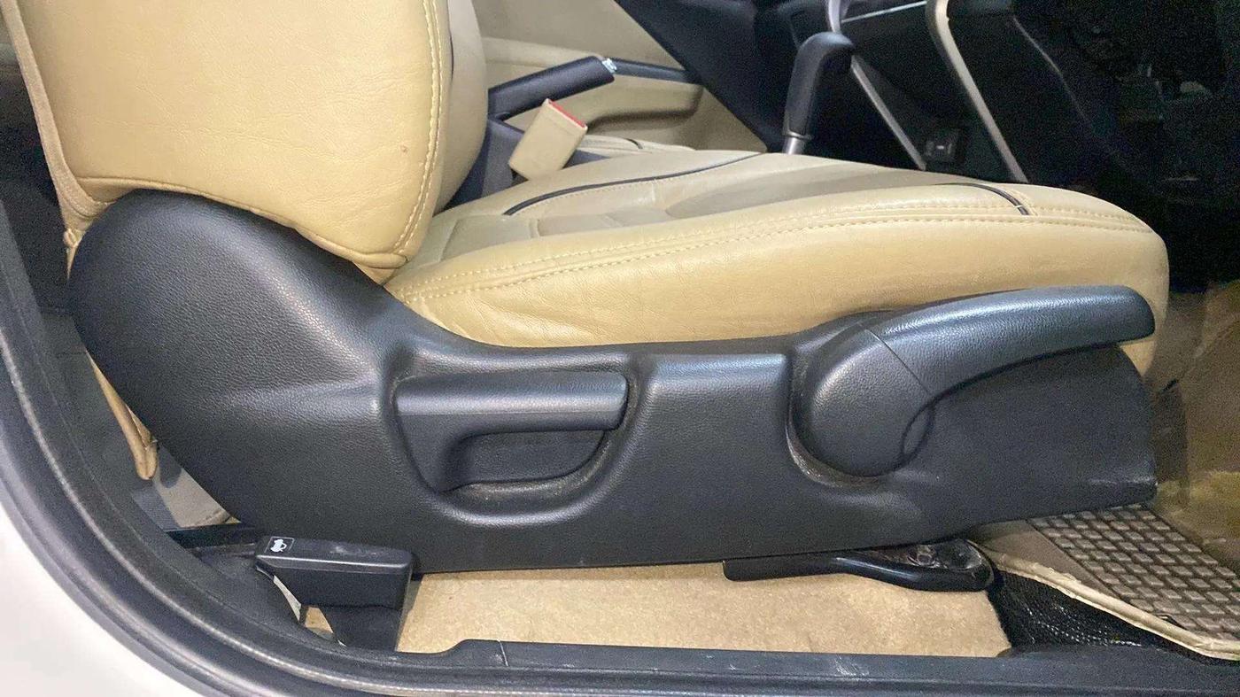 2018 Honda City 1.5L I-VTE V CVT, Petrol, Automatic, 49,904 km, Driver Side Adjustment Panel