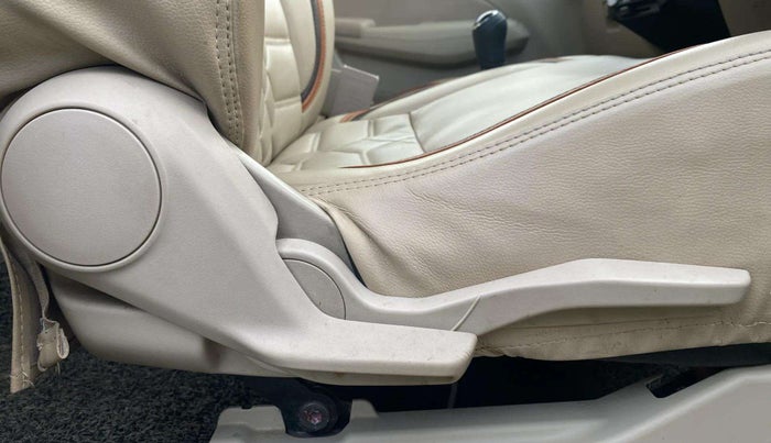 2018 Maruti Dzire VXI, Petrol, Manual, 1,42,731 km, Driver Side Adjustment Panel